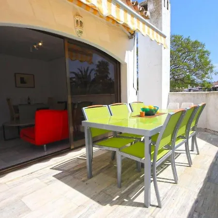 Belvilla By Oyo Golden House Apartment